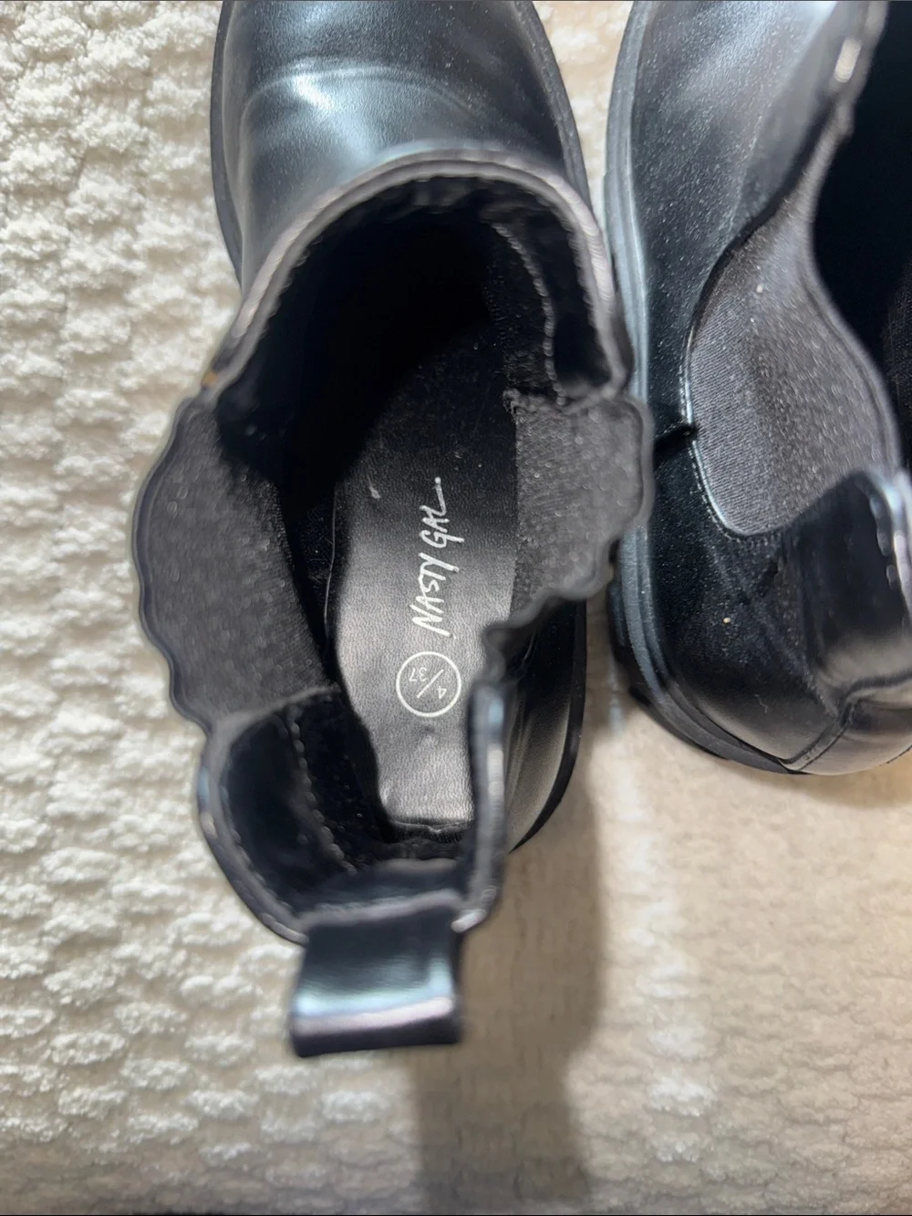 Nasty Gal Black Lug Sole Chelsea Booties 4/37 (fits like a 6) - Picture 6 of 7